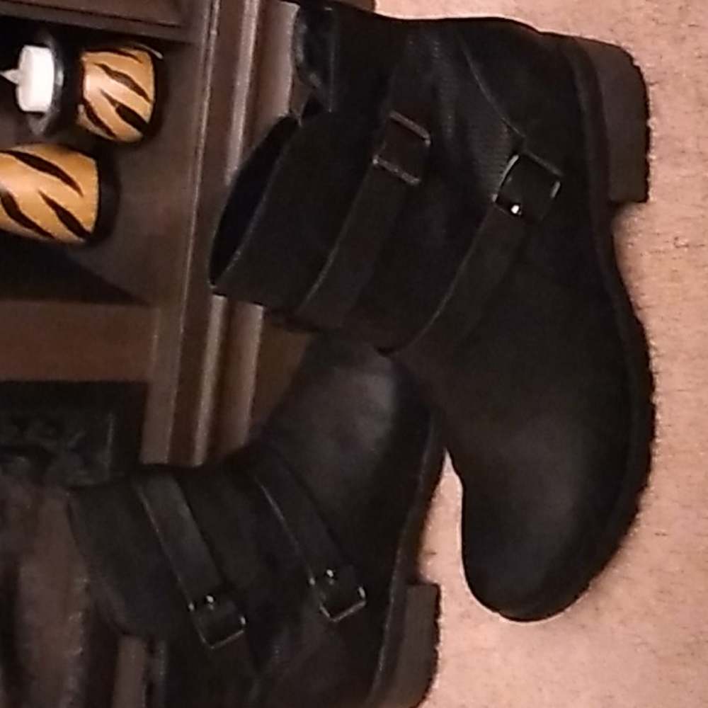 Womens black boots